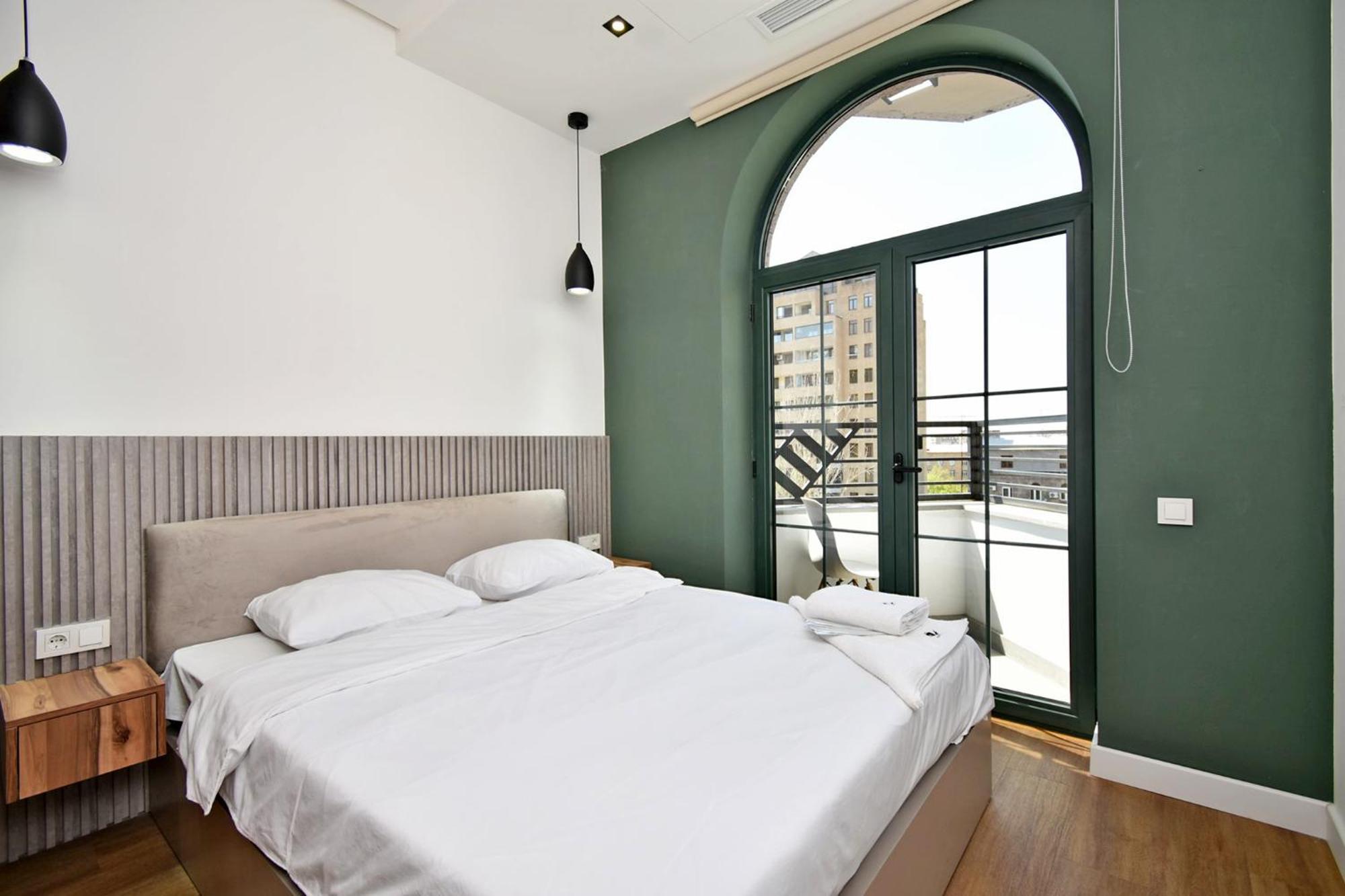 Aygestan Plaza Aparthotel Jerevan Exteriör bild
